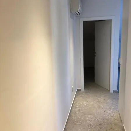 Buga In Center Of Apartment *