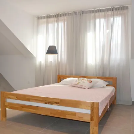 Apartment Buga In Center Of Mali Losinj