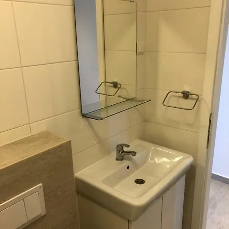 Buga In Center Of Apartament
