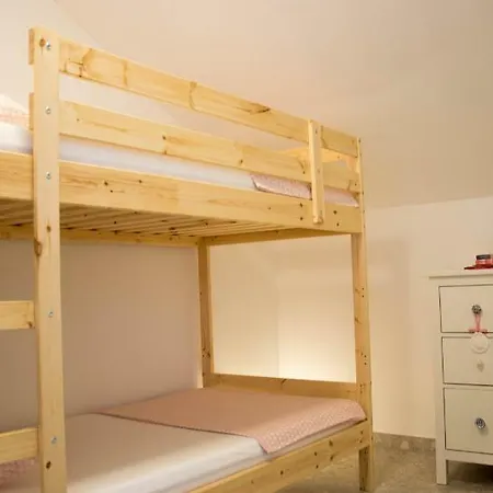 Buga In Center Of Apartament