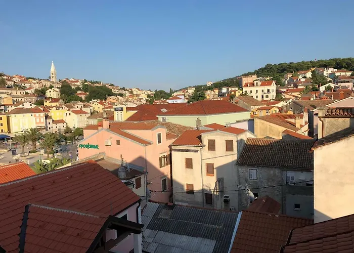 Buga In Center Of Апартаменты Мали-Лошинь
