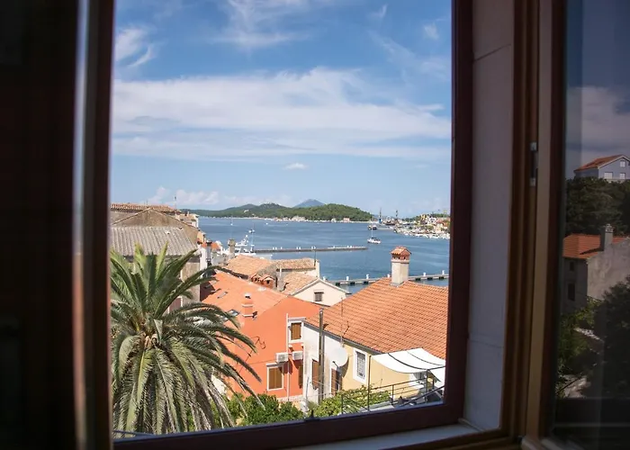 Buga In Center Of Апартаменты