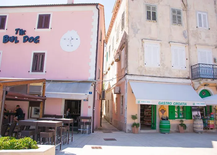 Buga In Center Of Апартаменты
