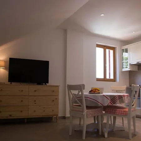 Buga In Center Of Apartamento Mali Lošinj