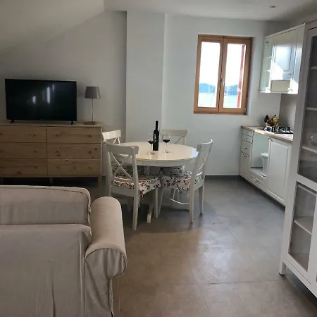 Buga In Center Of Apartman *