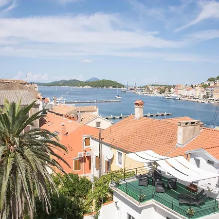 Buga In Center Of Apartman *